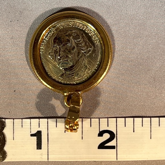 Authentic US $1.00 Coin Charm, Gold Tone Frame & Clasp. Suitable for a necklace. - Picture 4 of 6